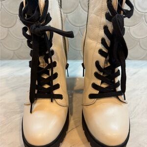 Steve Madden Laurie Stylish Women's Lace-Up Boots